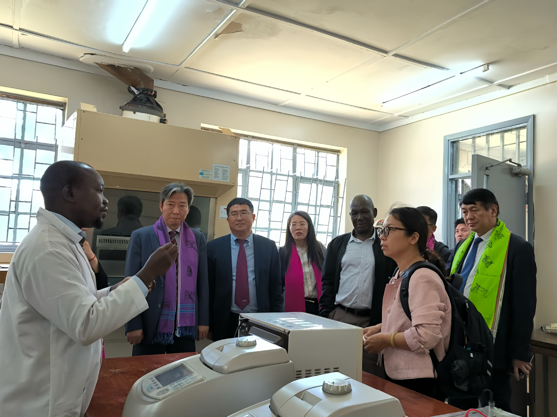 语合中心代表团考察“一带一路”联合实验室